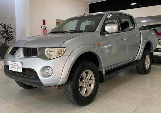 MITSUBISHI L200 TRITON 3.2 HPE 4X4 CD 16V TURBO INTERCOOLER DIESEL 4P AUTOMÁTICO